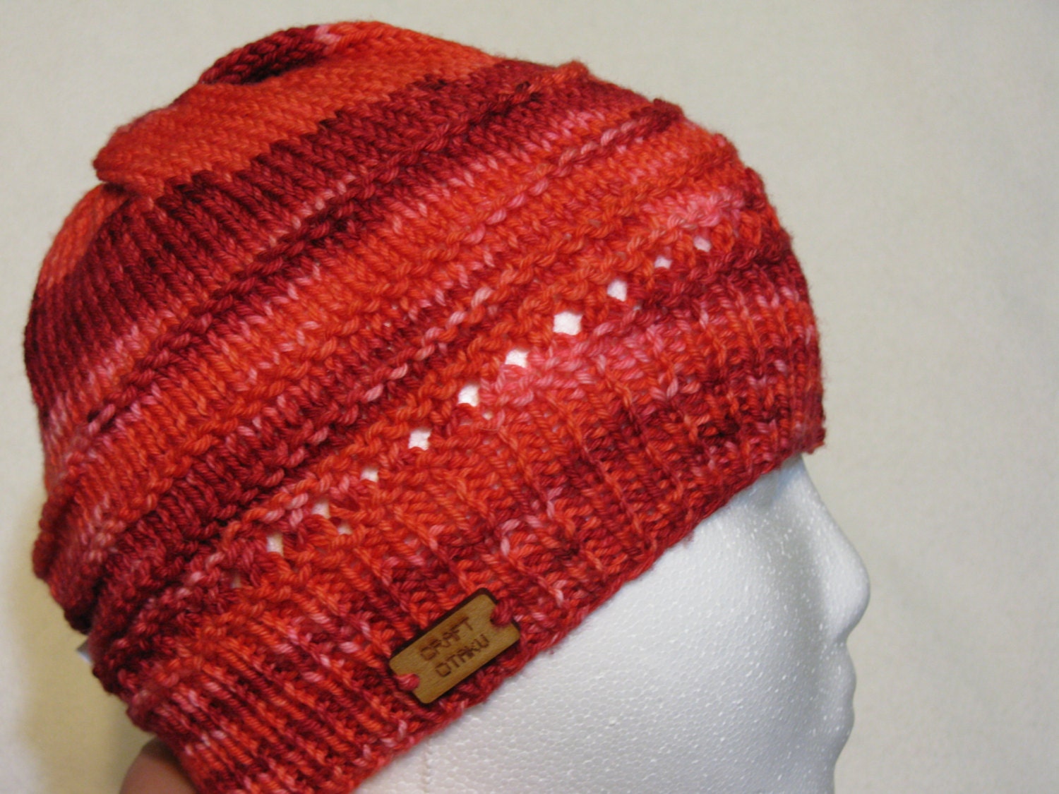 Knit Wool Beanie - Reds textured - medium (toddler - small child)