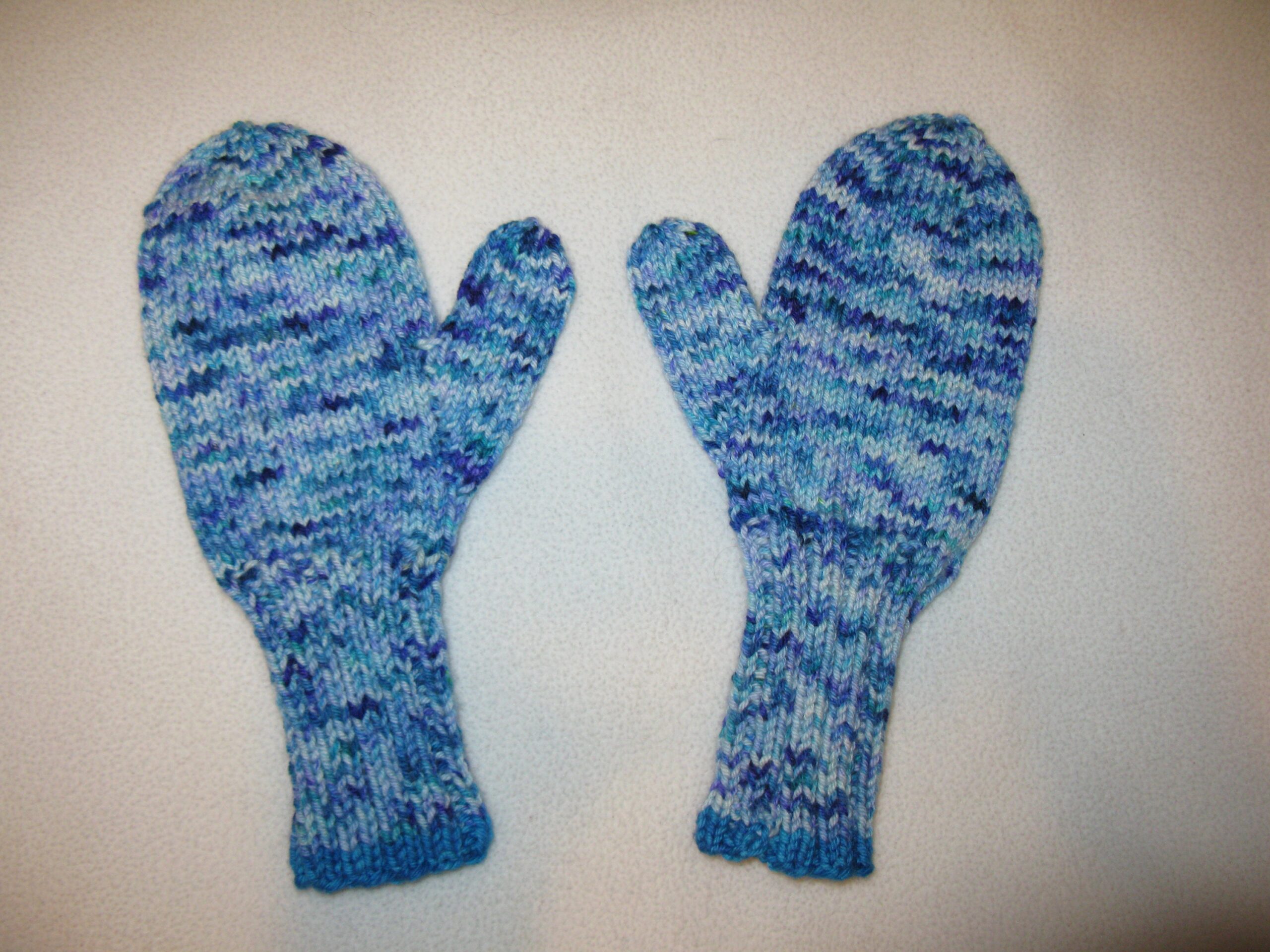 Hand Knit wool beanie and matching mittens - blue speckles - merino wool and cashmere - Image 6